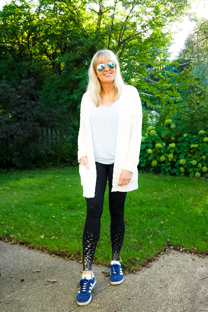 6 Comfy Fall Leggings Outfits Doused In Pink